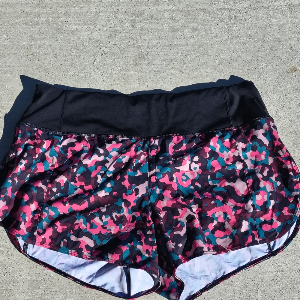 Stylish Women's Camo Print Shorts